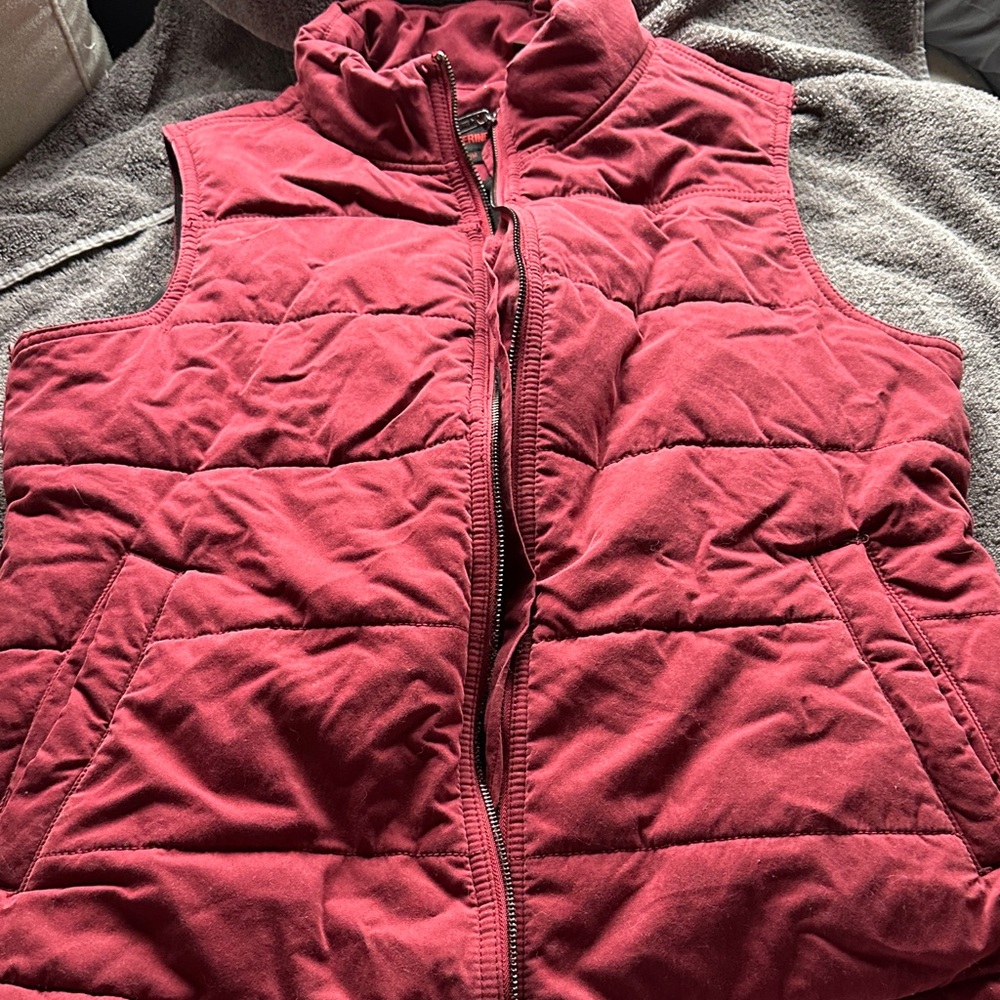 Wolverine Burgundy Quilted Vest